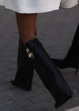 Elyndra - Womens Hidden Heel Minimalist Boots