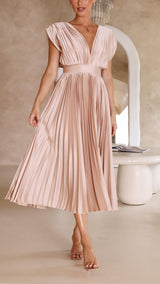 Audrelia – Pleated Midi Dress Deep V Elegant